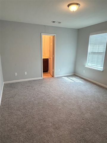 10004 Quail Glen Drive, Fort Worth, TX 76140