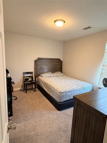 10004 Quail Glen Drive, Fort Worth, TX 76140