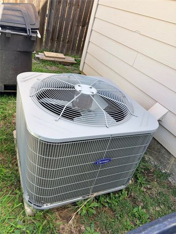 10004 Quail Glen Drive, Fort Worth, TX 76140