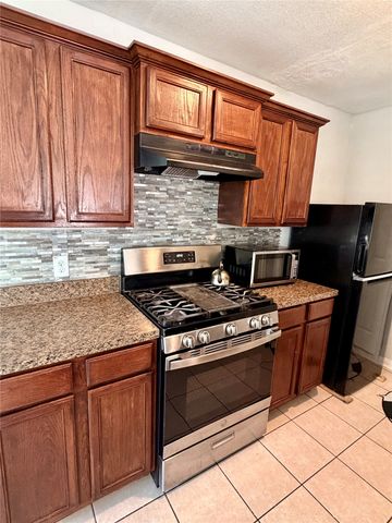 10004 Quail Glen Drive, Fort Worth, TX 76140