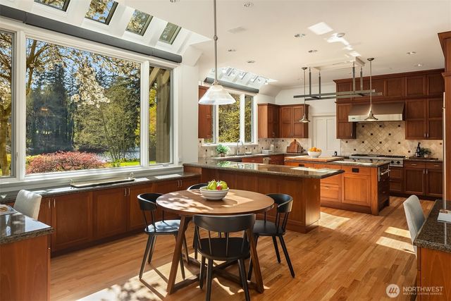 22119 NE 140th Way, Woodinville, WA 98077
