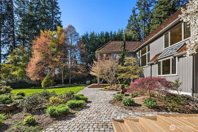 22119 NE 140th Way, Woodinville, WA 98077