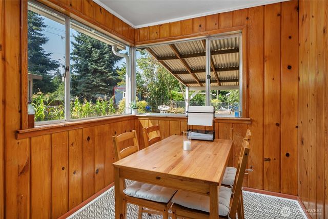 10251 3rd Avenue SW, Seattle, WA 98146