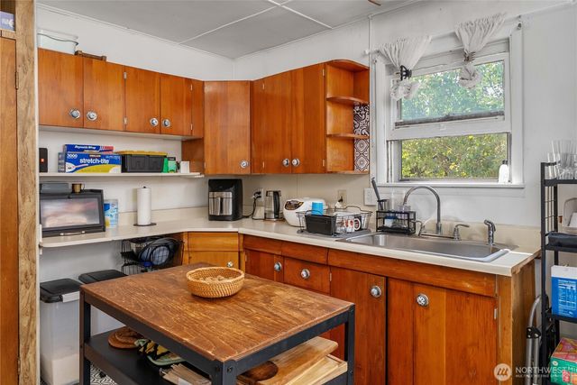 10251 3rd Avenue SW, Seattle, WA 98146