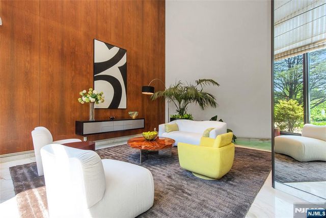 1 Claridge Drive 723, Verona, NJ 07044