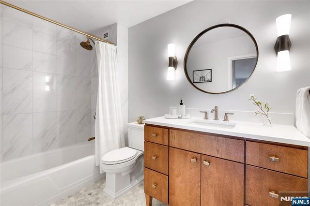 1 Claridge Drive 723, Verona, NJ 07044