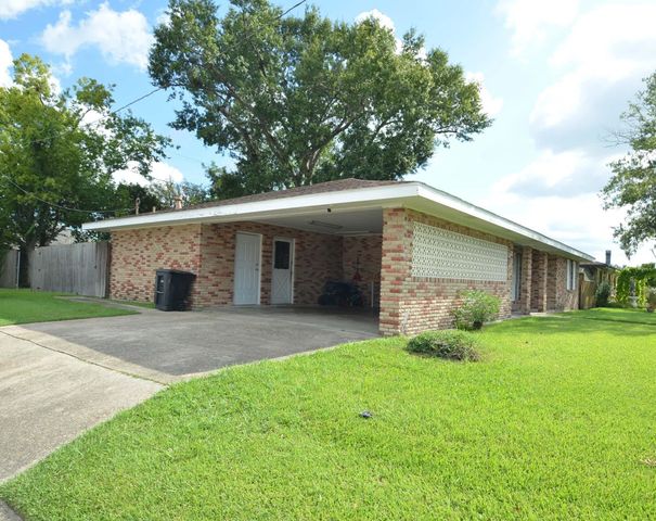 424 Walker Dr, Houma, LA 70364