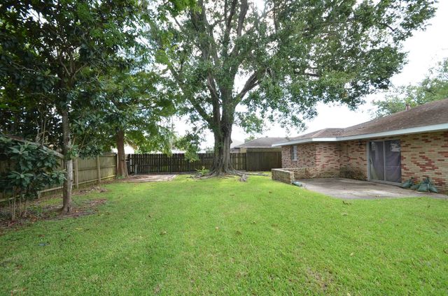 424 Walker Dr, Houma, LA 70364