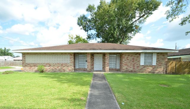 424 Walker Dr, Houma, LA 70364