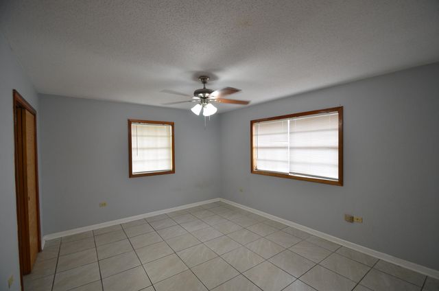 424 Walker Dr, Houma, LA 70364