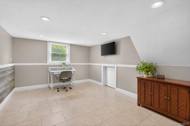 9 Arbor Drive, Newburgh, NY 12550