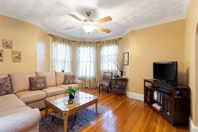 52 Eastern Ave, Lynn, MA 01902