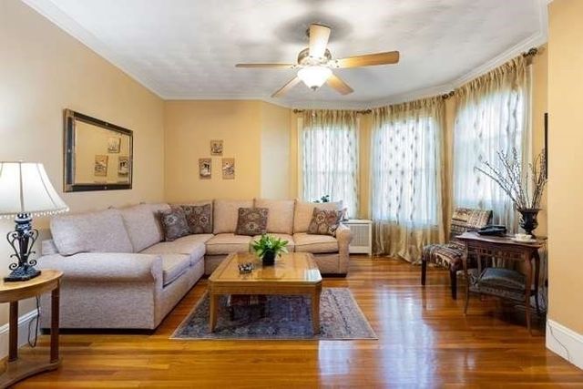 52 Eastern Ave, Lynn, MA 01902