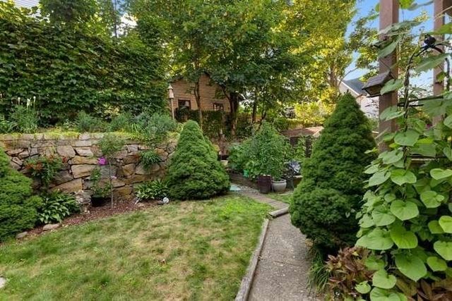 52 Eastern Ave, Lynn, MA 01902