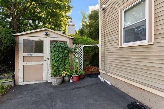 52 Eastern Ave, Lynn, MA 01902