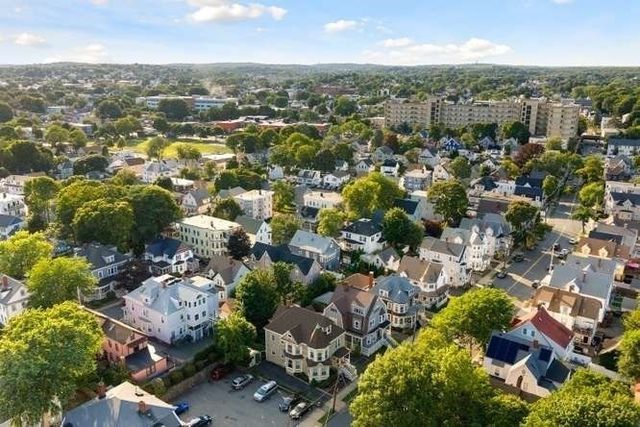 52 Eastern Ave, Lynn, MA 01902