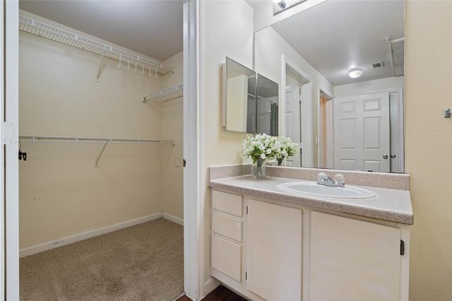 2320 Gracy Farms LN 812, Austin, TX 78758