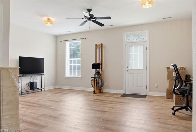 4589 Leamore Square RD, Virginia Beach, VA 23462
