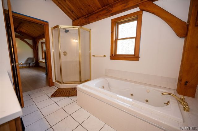 9496 West Hill Road, Boston, NY 14025