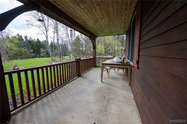 9496 West Hill Road, Boston, NY 14025