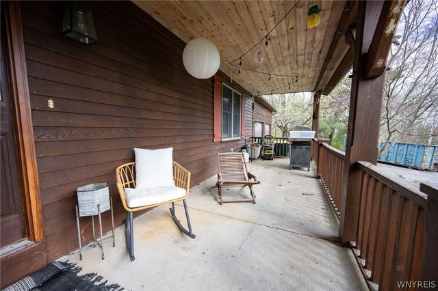 9496 West Hill Road, Boston, NY 14025