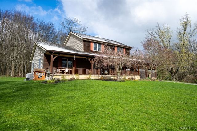 9496 West Hill Road, Boston, NY 14025