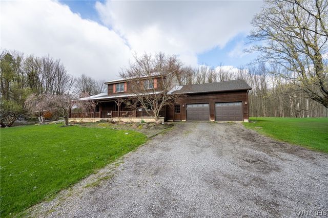 9496 West Hill Road, Boston, NY 14025