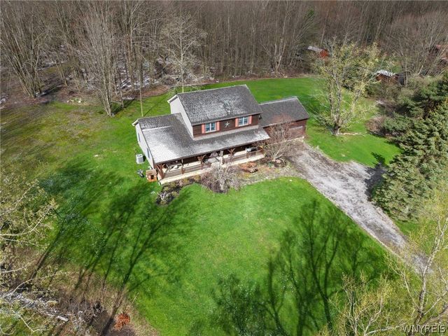 9496 West Hill Road, Boston, NY 14025