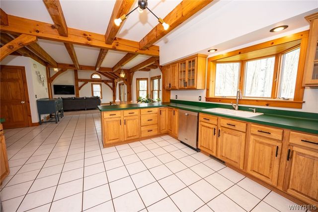 9496 West Hill Road, Boston, NY 14025