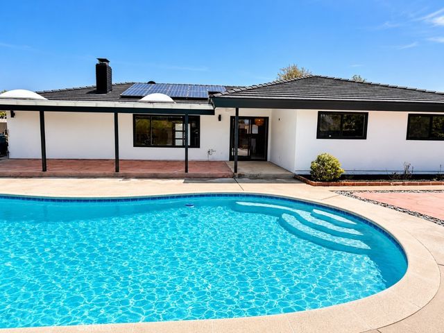 1921 Wheaton, Claremont, CA 91711