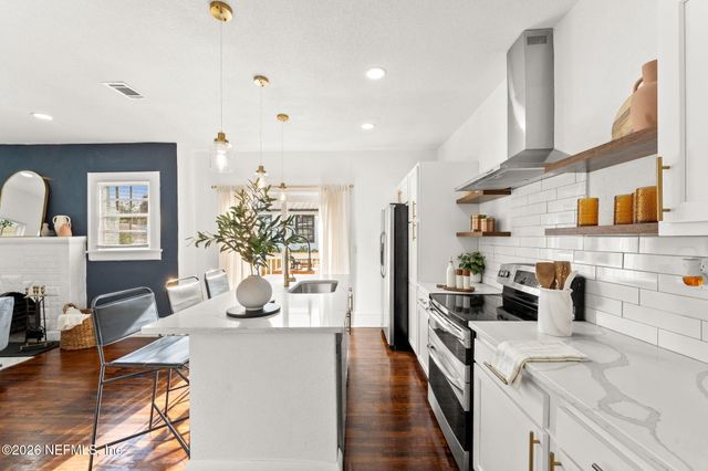 2975 ERNEST Street, Jacksonville, FL 32205