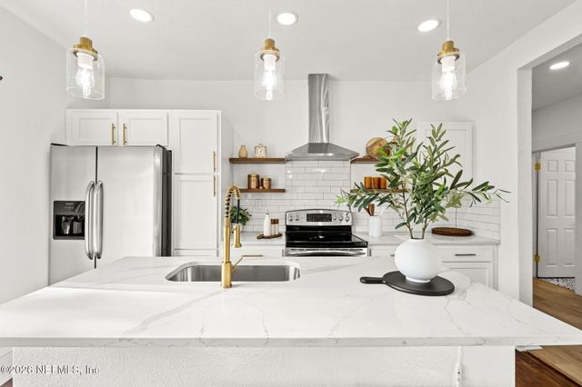 2975 ERNEST Street, Jacksonville, FL 32205