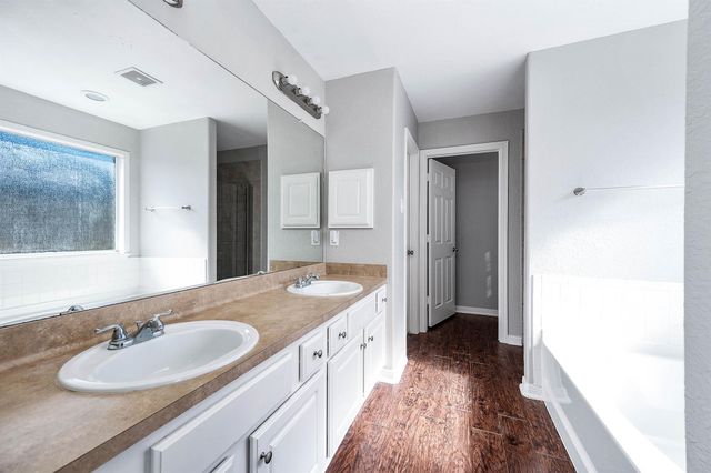 220 Kellyn Court, Conroe, TX 77306