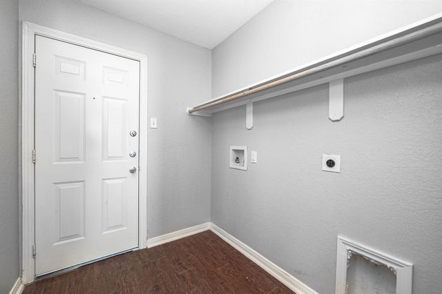 220 Kellyn Court, Conroe, TX 77306