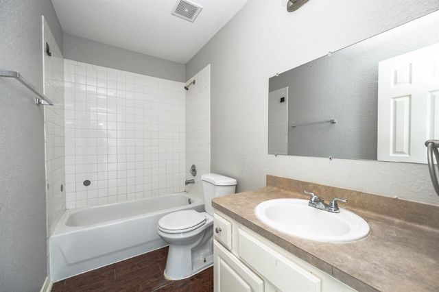 220 Kellyn Court, Conroe, TX 77306