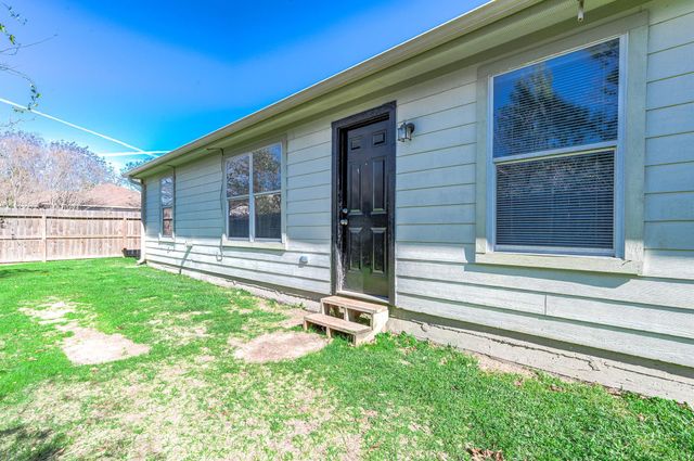220 Kellyn Court, Conroe, TX 77306