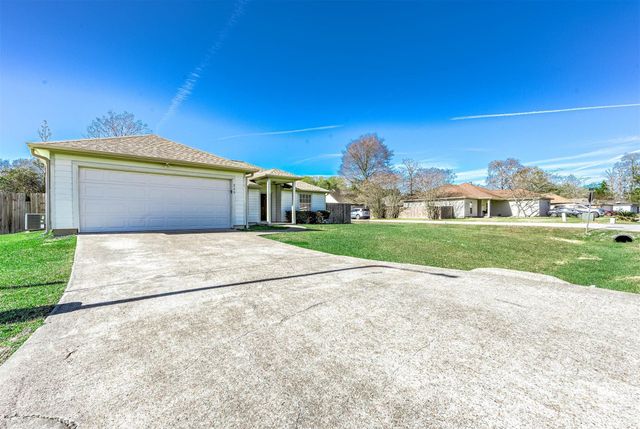 220 Kellyn Court, Conroe, TX 77306