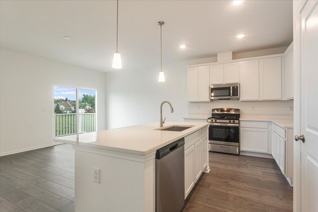 424 Comstock Road, South Elgin, IL 60177