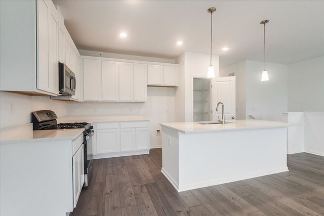 424 Comstock Road, South Elgin, IL 60177