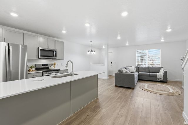 406 N REGATTA LN, Saratoga Springs, UT 84045