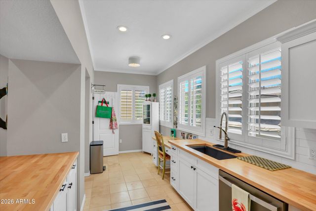 7887 N 16TH Street 211, Phoenix, AZ 85020