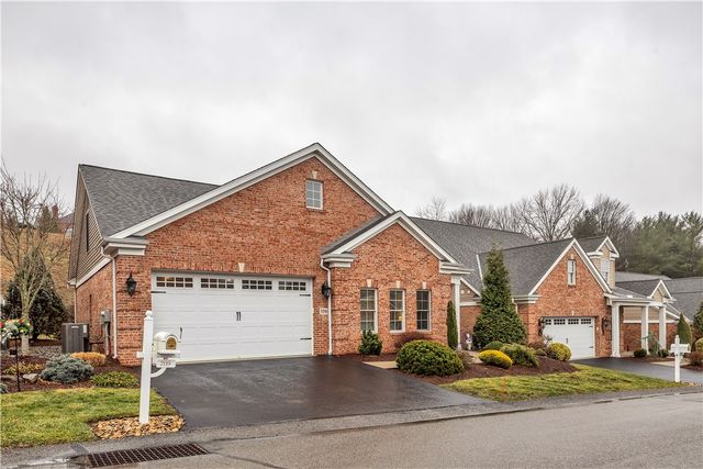 709 Crosswinds Dr, Peters Twp, PA 15317