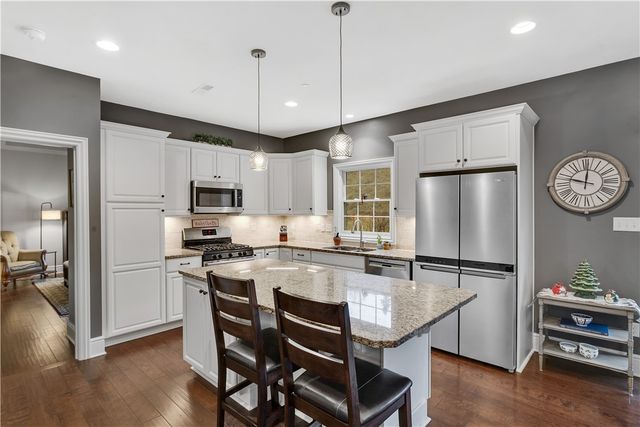 709 Crosswinds Dr, Peters Twp, PA 15317