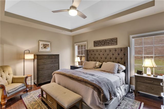 709 Crosswinds Dr, Peters Twp, PA 15317