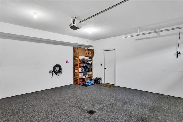 709 Crosswinds Dr, Peters Twp, PA 15317