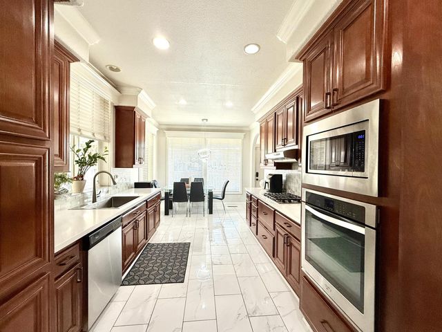 506 Chateau La Salle Drive 506, San Jose, CA 95111