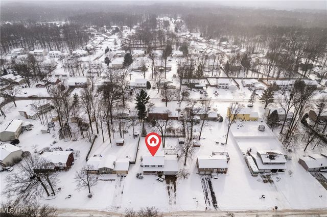 324 Greenbriar Drive, Cortland, OH 44410