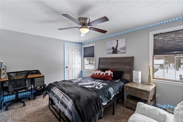 324 Greenbriar Drive, Cortland, OH 44410