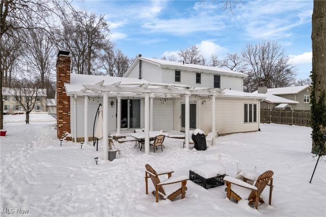 324 Greenbriar Drive, Cortland, OH 44410