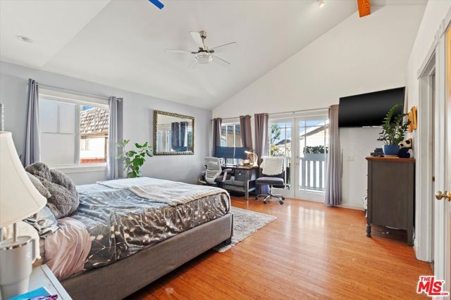 925 Dickson Street, Marina Del Rey, CA 90292